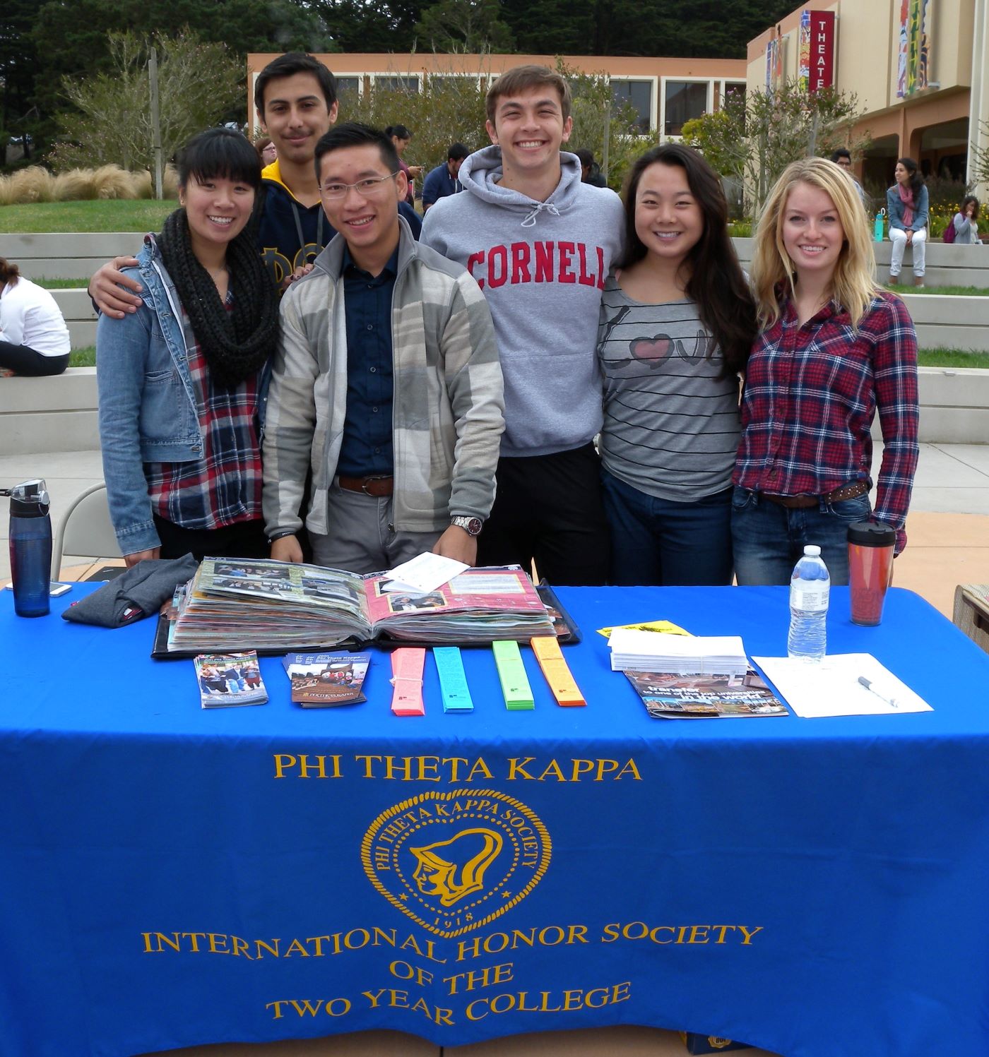 BOO students around a recruiting table in the quad